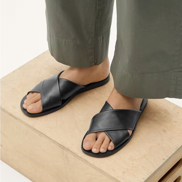 Everlane The Day Crossover Sandal New in Box Size 7 Black - Picture 2 of 16